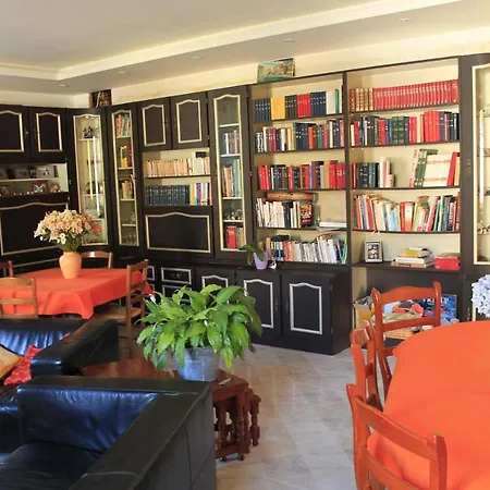 לינה וארוחת בוקר La Passerelle 3*