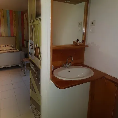 לינה וארוחת בוקר La Passerelle 3*